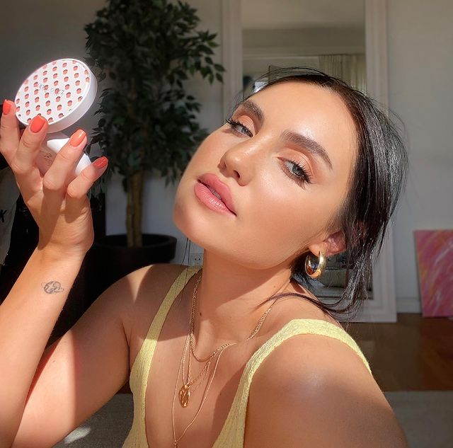 4 Makeup Hacks For Dewy Summer Skin